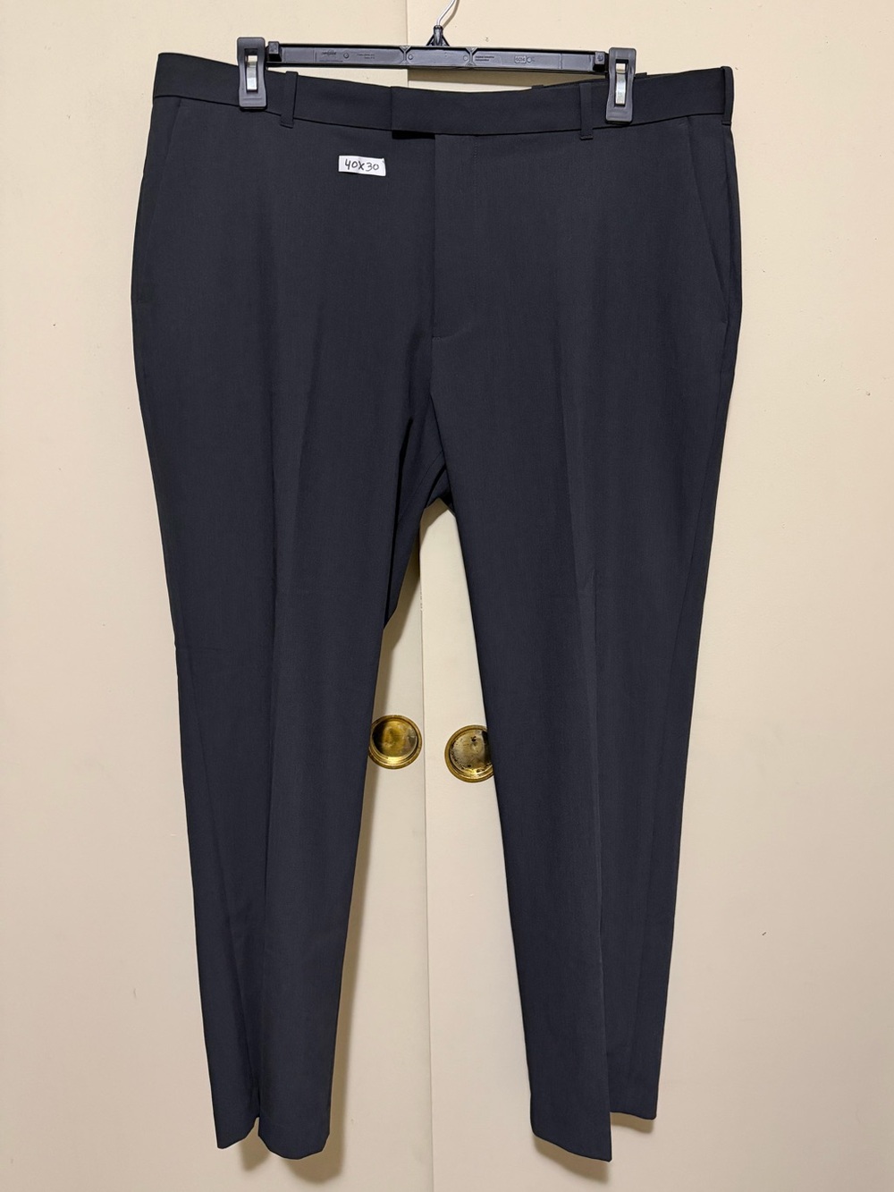 Izod Men's Dress Pants in Black